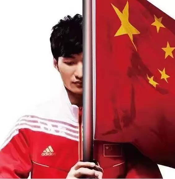 纹身游泳奥运冠军图片_游泳奥运冠军纹身图_纹身的奥运冠军